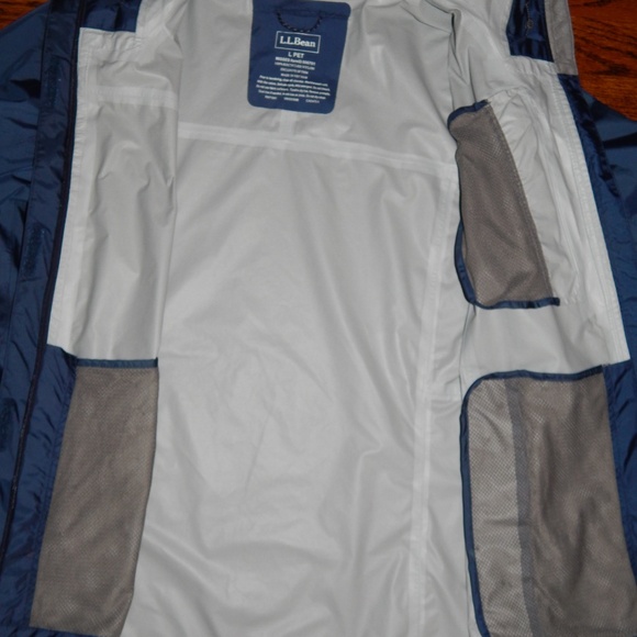 L.L. Bean Waterproof Women's Rain Jacket - Picture 3 of 4